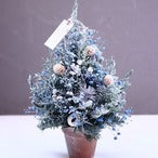 クリスマスアレンジメント「雪降るクリスマスツリー　ホワイト&ブルー　アレンジメント」Sサイズ クリスマスギフト トラッドスタイル